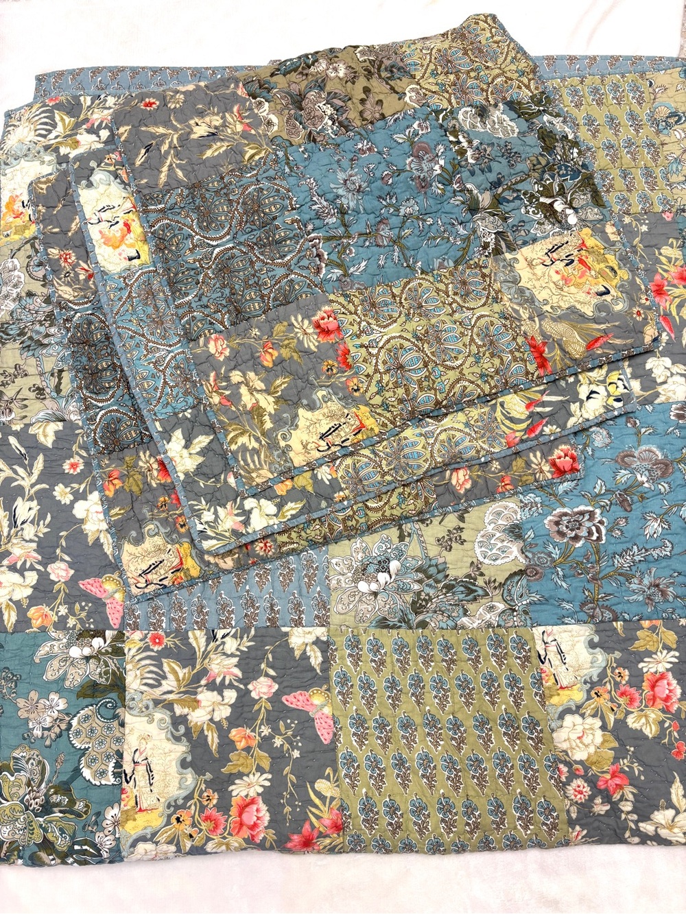 Pottery Barn Blue Floral Patchwork Tufted Quilt w/ 3 Euro Shams Full/Queen